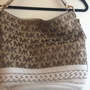 Michael Kors Bucket Bag